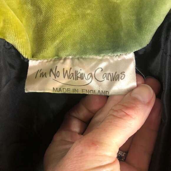 VTG 90's I’m no walking canvas Carole Waller painted long Vintage velvet coat XL - Picture 16 of 17